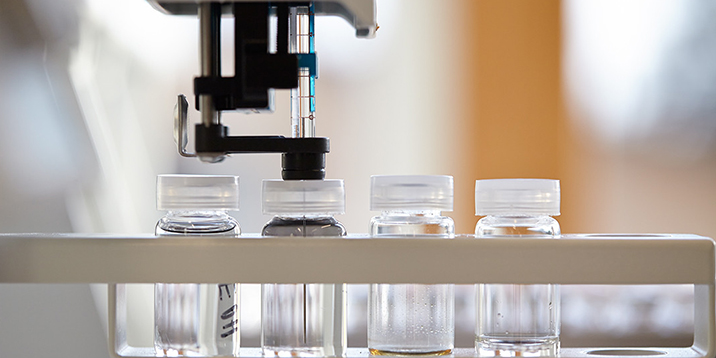 Test tubes in a rack without content